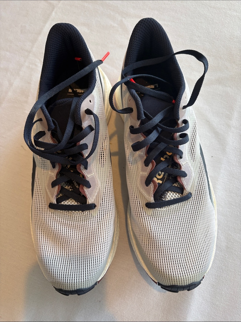 REEBOK LESMILLS WHITE TENNIS SHOE SIZE  8